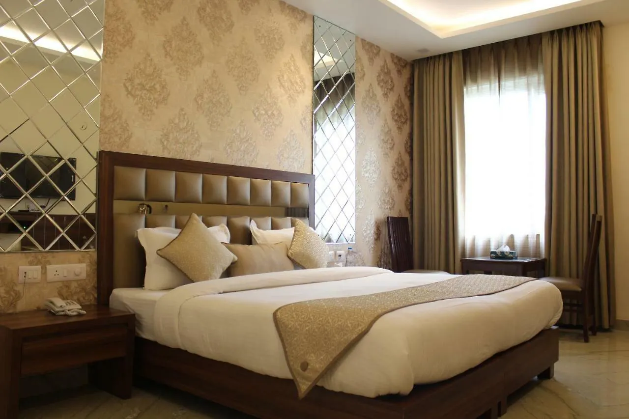 Royal Residence Iffco Chowk Gurgaon 4*,